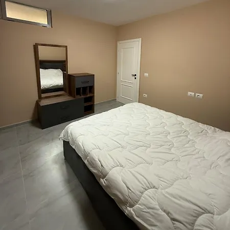 Apartment Ajan Alushani