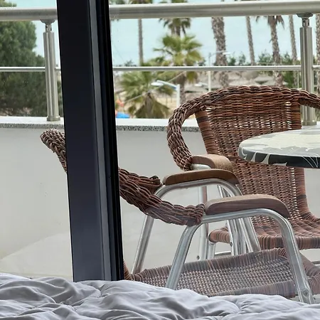 Ajan Alushani Διαμέρισμα Golem (Tirana)