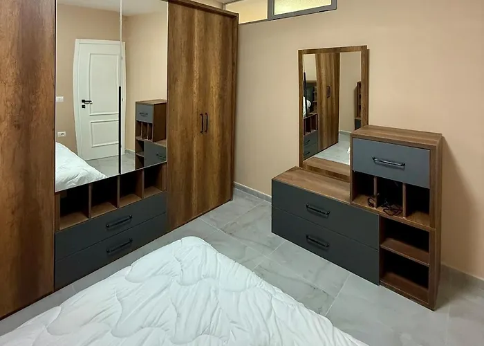 Ajan Alushani Appartement *